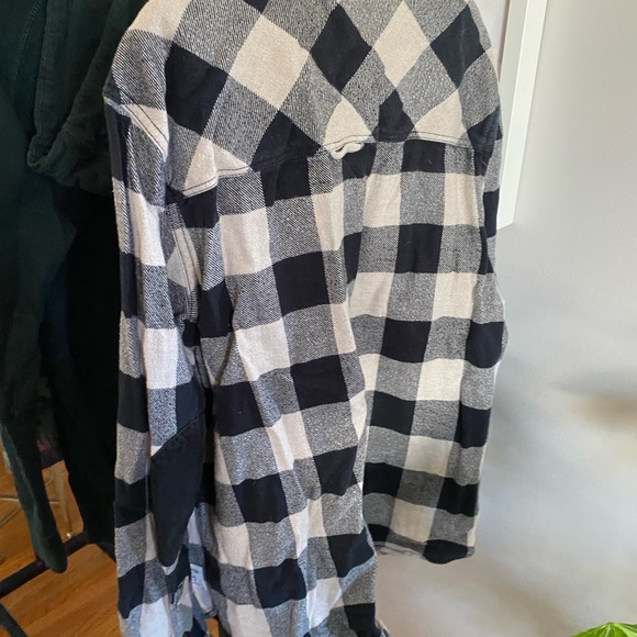 Roots XS plaid women’s shirt black and white - from campfire to fireside. - Picture 2 of 4